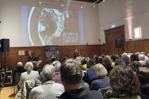 Ralf Kramp präsentierte am 13. März im Alten Landratsamt Agatha Christies Leben und Werk sowie eigene Kurzgeschichten. Dazu gab es einen klassisch britischen Imbiss.